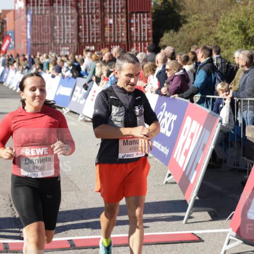 03.10.2025 - Köhlbrandbrückenlauf Jannik Wohlers http://msf.ph/oto/9058566 03.10.2025 13:11:57 Ziel 4100, 4101, 4469, 4685, 5097, 5396, 5426, 5910, 5911, 5927, 6033, 6048, 6049, 6763, 6796 meine-sportfotos.de