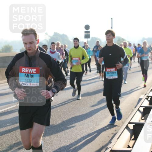 03.10.2025 - Köhlbrandbrückenlauf Lena Gebhardt http://msf.ph/oto/9058572 03.10.2025 09:18:30 Position 1 1623, 1089 meine-sportfotos.de