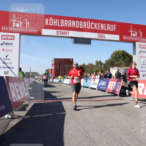 03.10.2025 - Köhlbrandbrückenlauf Lena Gebhardt http://msf.ph/oto/9058574 03.10.2025 13:09:47 Ziel 4262, 4502, 4614, 4625, 5520, 5941, 6308, 6659, 6803 meine-sportfotos.de