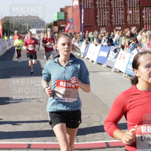 03.10.2025 - Köhlbrandbrückenlauf Jannik Wohlers http://msf.ph/oto/9058579 03.10.2025 13:11:58 Ziel 4100, 4101, 4469, 4685, 5097, 5396, 5426, 5856, 5910, 5911, 5927, 6033, 6048, 6049, 6184, 6763, 6796 meine-sportfotos.de