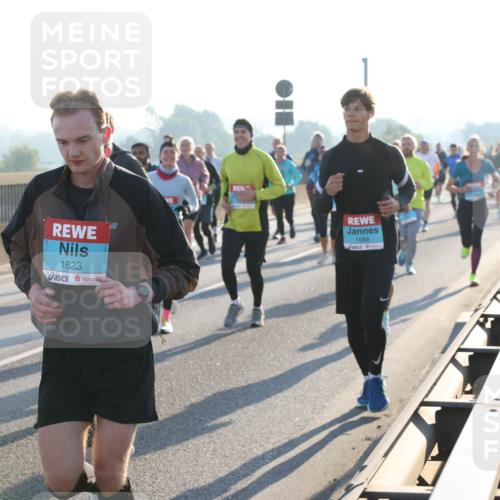 03.10.2025 - Köhlbrandbrückenlauf Lena Gebhardt http://msf.ph/oto/9058580 03.10.2025 09:18:31 Position 1 1623, 1089 meine-sportfotos.de