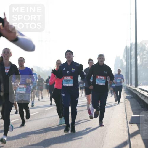 03.10.2025 - Köhlbrandbrückenlauf Jannik Wohlers http://msf.ph/oto/9058582 03.10.2025 09:14:05 Position 3 10, 3243, 1133, 10 meine-sportfotos.de