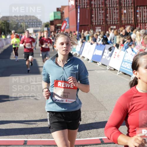 03.10.2025 - Köhlbrandbrückenlauf Jannik Wohlers http://msf.ph/oto/9058583 03.10.2025 13:11:58 Ziel 4100, 4101, 4469, 4685, 5097, 5396, 5426, 5856, 5910, 5911, 5927, 6033, 6048, 6049, 6184, 6763, 6796 meine-sportfotos.de