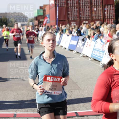 03.10.2025 - Köhlbrandbrückenlauf Jannik Wohlers http://msf.ph/oto/9058588 03.10.2025 13:11:58 Ziel 4100, 4101, 4469, 4685, 5097, 5396, 5426, 5856, 5910, 5911, 5927, 6033, 6048, 6049, 6184, 6763, 6796 meine-sportfotos.de