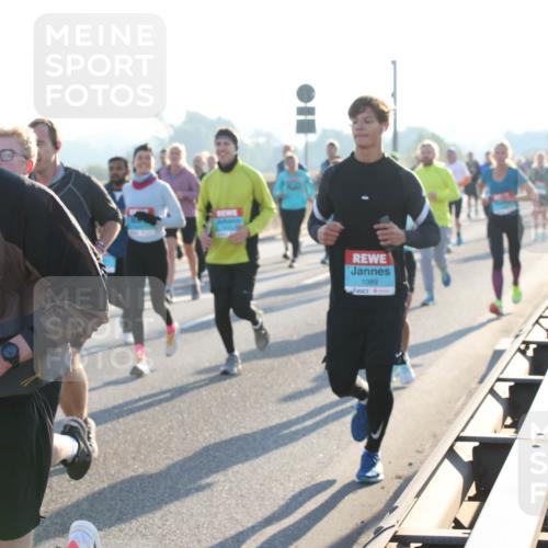 03.10.2025 - Köhlbrandbrückenlauf Lena Gebhardt http://msf.ph/oto/9058591 03.10.2025 09:18:31 Position 1 1623, 1089 meine-sportfotos.de