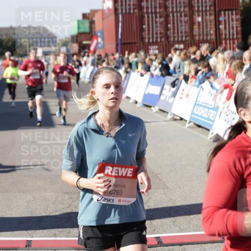 03.10.2025 - Köhlbrandbrückenlauf Jannik Wohlers http://msf.ph/oto/9058594 03.10.2025 13:11:58 Ziel 4100, 4101, 4469, 4685, 5097, 5396, 5426, 5856, 5910, 5911, 5927, 6033, 6048, 6049, 6184, 6763, 6796 meine-sportfotos.de
