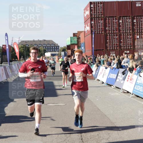 03.10.2025 - Köhlbrandbrückenlauf Jannik Wohlers http://msf.ph/oto/9058602 03.10.2025 13:12:00 Ziel 4100, 4101, 4176, 4685, 5396, 5426, 5856, 5910, 5911, 5927, 6033, 6048, 6049, 6184, 6763, 6796 meine-sportfotos.de