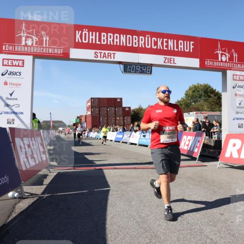 03.10.2025 - Köhlbrandbrückenlauf Lena Gebhardt http://msf.ph/oto/9058608 03.10.2025 13:09:48 Ziel 4262, 4502, 4625, 4718, 4837, 5520, 5941, 6308, 6659, 6803 meine-sportfotos.de