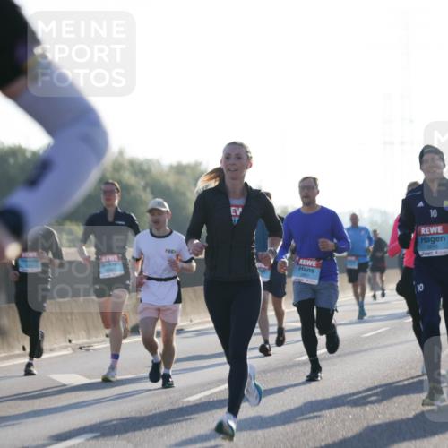 03.10.2025 - Köhlbrandbrückenlauf Jannik Wohlers http://msf.ph/oto/9058609 03.10.2025 09:14:06 Position 3 10, 3243 meine-sportfotos.de