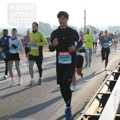 03.10.2025 - Köhlbrandbrückenlauf Lena Gebhardt http://msf.ph/oto/9058614 03.10.2025 09:18:31 Position 1 3227, 1089 meine-sportfotos.de