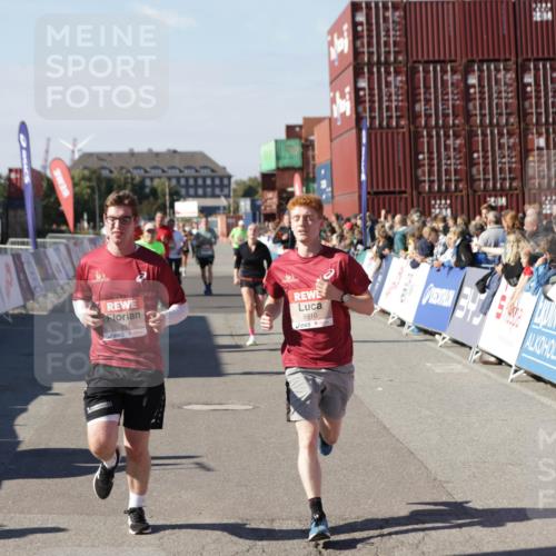 03.10.2025 - Köhlbrandbrückenlauf Jannik Wohlers http://msf.ph/oto/9058617 03.10.2025 13:12:00 Ziel 4100, 4101, 4176, 4685, 5396, 5426, 5856, 5910, 5911, 5927, 6033, 6048, 6049, 6184, 6763, 6796 meine-sportfotos.de