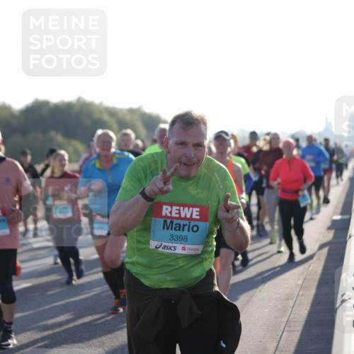 03.10.2025 - Köhlbrandbrückenlauf Jannik Wohlers http://msf.ph/oto/9058618 03.10.2025 09:21:52 Position 3 399, 3398 meine-sportfotos.de