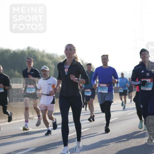 03.10.2025 - Köhlbrandbrückenlauf Jannik Wohlers http://msf.ph/oto/9058632 03.10.2025 09:14:06 Position 3 10, 3243 meine-sportfotos.de