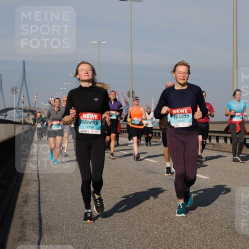 03.10.2025 - Köhlbrandbrückenlauf Fabian Wolf http://msf.ph/oto/9058635 03.10.2025 10:04:29 Position 3 3306, 3408 meine-sportfotos.de