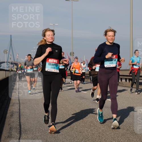 03.10.2025 - Köhlbrandbrückenlauf Fabian Wolf http://msf.ph/oto/9058646 03.10.2025 10:04:29 Position 3 3306, 3408 meine-sportfotos.de