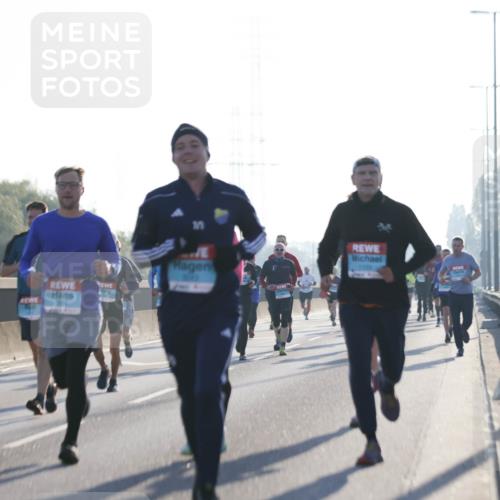 03.10.2025 - Köhlbrandbrückenlauf Jannik Wohlers http://msf.ph/oto/9058661 03.10.2025 09:14:07 Position 3  meine-sportfotos.de