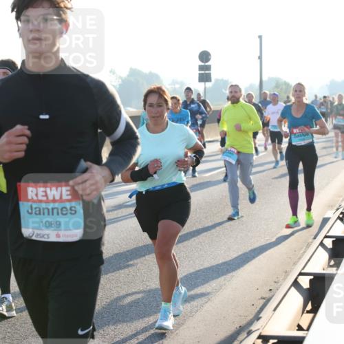 03.10.2025 - Köhlbrandbrückenlauf Lena Gebhardt http://msf.ph/oto/9058662 03.10.2025 09:18:32 Position 1 1089 meine-sportfotos.de