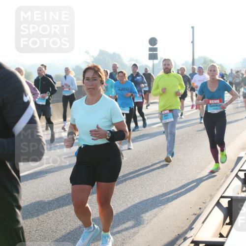 03.10.2025 - Köhlbrandbrückenlauf Lena Gebhardt http://msf.ph/oto/9058665 03.10.2025 09:18:32 Position 1 1089 meine-sportfotos.de