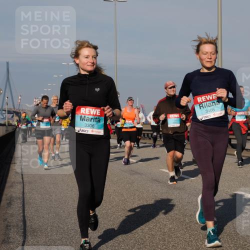 03.10.2025 - Köhlbrandbrückenlauf Fabian Wolf http://msf.ph/oto/9058671 03.10.2025 10:04:30 Position 3 3306, 3408, 3777 meine-sportfotos.de