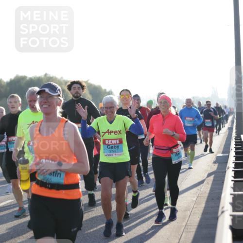 03.10.2025 - Köhlbrandbrückenlauf Jannik Wohlers http://msf.ph/oto/9058683 03.10.2025 09:21:54 Position 3 21, 2742, 3065 meine-sportfotos.de