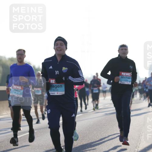 03.10.2025 - Köhlbrandbrückenlauf Jannik Wohlers http://msf.ph/oto/9058685 03.10.2025 09:14:07 Position 3 2801, 10, 3243, 10, 1133 meine-sportfotos.de