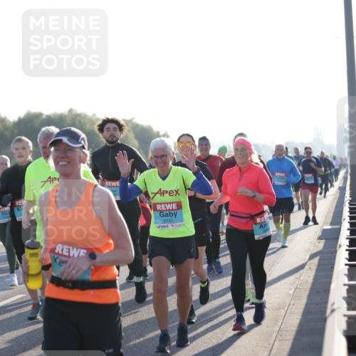 03.10.2025 - Köhlbrandbrückenlauf Jannik Wohlers http://msf.ph/oto/9058686 03.10.2025 09:21:54 Position 3 2742 meine-sportfotos.de
