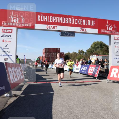 03.10.2025 - Köhlbrandbrückenlauf Lena Gebhardt http://msf.ph/oto/9058695 03.10.2025 13:09:51 Ziel 4260, 4502, 4625, 4718, 4837, 5520, 5941, 6308, 6659, 6750, 6803 meine-sportfotos.de