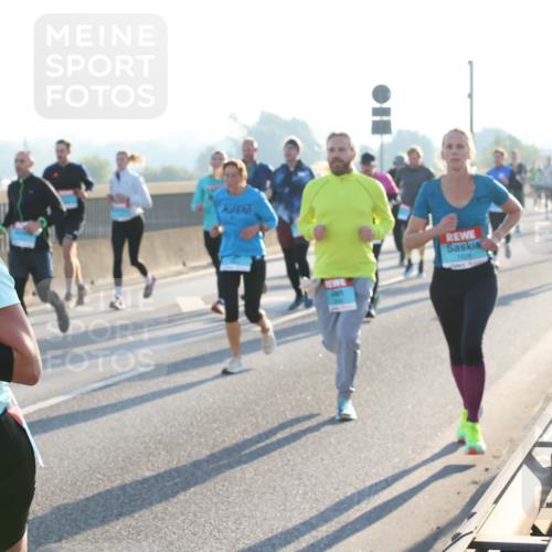03.10.2025 - Köhlbrandbrückenlauf Lena Gebhardt http://msf.ph/oto/9058698 03.10.2025 09:18:33 Position 1 1626 meine-sportfotos.de
