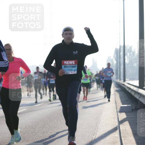 03.10.2025 - Köhlbrandbrückenlauf Jannik Wohlers http://msf.ph/oto/9058718 03.10.2025 09:14:07 Position 3 8243, 1133 meine-sportfotos.de