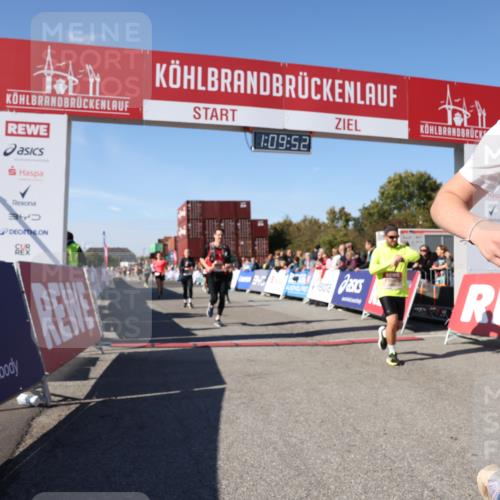 03.10.2025 - Köhlbrandbrückenlauf Lena Gebhardt http://msf.ph/oto/9058738 03.10.2025 13:09:53 Ziel 4260, 4625, 4718, 4837, 5520, 5763, 5941, 6308, 6659, 6750 meine-sportfotos.de