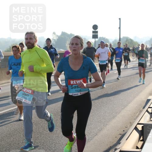 03.10.2025 - Köhlbrandbrückenlauf Lena Gebhardt http://msf.ph/oto/9058743 03.10.2025 09:18:34 Position 1 3425, 3444, 1626 meine-sportfotos.de