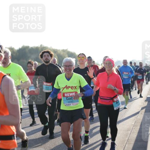 03.10.2025 - Köhlbrandbrückenlauf Jannik Wohlers http://msf.ph/oto/9058745 03.10.2025 09:21:54 Position 3 9, 2066, 3725, 2742 meine-sportfotos.de