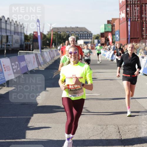 03.10.2025 - Köhlbrandbrückenlauf Jannik Wohlers http://msf.ph/oto/9058767 03.10.2025 13:12:04 Ziel 4100, 4101, 4176, 4305, 4468, 4474, 5856, 5910, 5911, 5927, 6121, 6184, 6763, 6796 meine-sportfotos.de