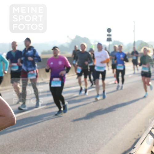 03.10.2025 - Köhlbrandbrückenlauf Lena Gebhardt http://msf.ph/oto/9058771 03.10.2025 09:18:35 Position 1  meine-sportfotos.de