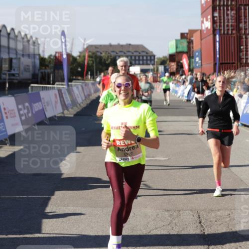 03.10.2025 - Köhlbrandbrückenlauf Jannik Wohlers http://msf.ph/oto/9058773 03.10.2025 13:12:04 Ziel 4100, 4101, 4176, 4305, 4468, 4474, 5856, 5910, 5911, 5927, 6121, 6184, 6763, 6796 meine-sportfotos.de