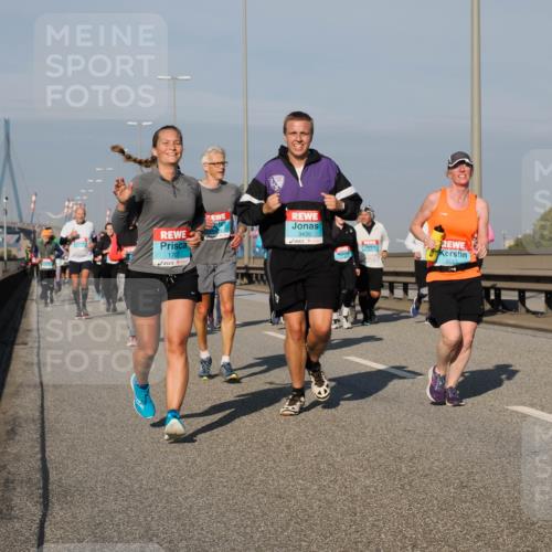 03.10.2025 - Köhlbrandbrückenlauf Fabian Wolf http://msf.ph/oto/9058776 03.10.2025 10:04:32 Position 3 1707, 3430, 2065 meine-sportfotos.de
