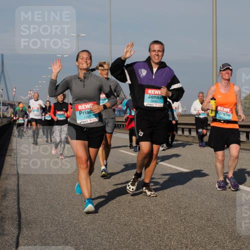 03.10.2025 - Köhlbrandbrückenlauf Fabian Wolf http://msf.ph/oto/9058794 03.10.2025 10:04:33 Position 3 1707, 1899, 3430, 2065 meine-sportfotos.de