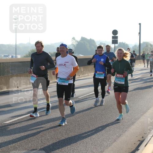 03.10.2025 - Köhlbrandbrückenlauf Lena Gebhardt http://msf.ph/oto/9058819 03.10.2025 09:18:37 Position 1 1188, 3426, 1946 meine-sportfotos.de