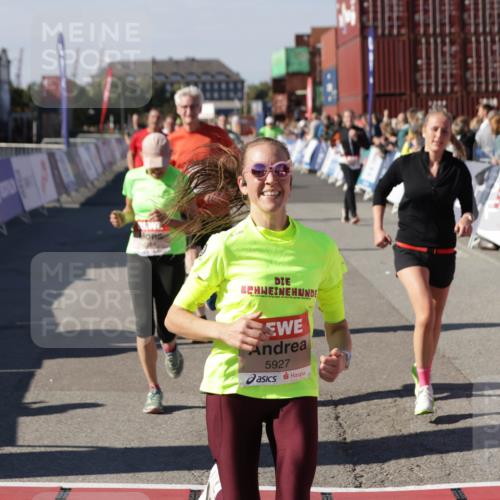 03.10.2025 - Köhlbrandbrückenlauf Jannik Wohlers http://msf.ph/oto/9058823 03.10.2025 13:12:04 Ziel 4100, 4101, 4176, 4305, 4468, 4474, 5856, 5910, 5911, 5927, 6121, 6184, 6763, 6796 meine-sportfotos.de