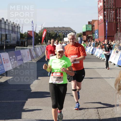 03.10.2025 - Köhlbrandbrückenlauf Jannik Wohlers http://msf.ph/oto/9058834 03.10.2025 13:12:05 Ziel 4100, 4101, 4176, 4305, 4468, 4474, 5856, 5910, 5911, 5927, 6121, 6184, 6763, 6796 meine-sportfotos.de