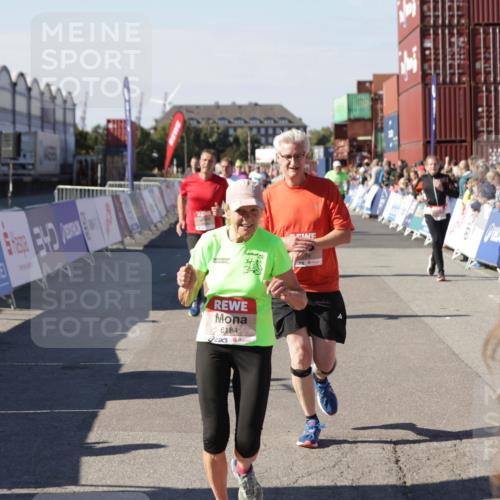 03.10.2025 - Köhlbrandbrückenlauf Jannik Wohlers http://msf.ph/oto/9058841 03.10.2025 13:12:05 Ziel 4100, 4101, 4176, 4305, 4468, 4474, 5856, 5910, 5911, 5927, 6121, 6184, 6763, 6796 meine-sportfotos.de