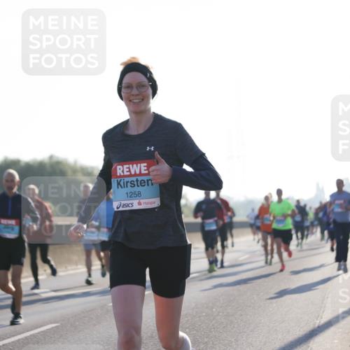 03.10.2025 - Köhlbrandbrückenlauf Jannik Wohlers http://msf.ph/oto/9058842 03.10.2025 09:14:10 Position 3 1258 meine-sportfotos.de