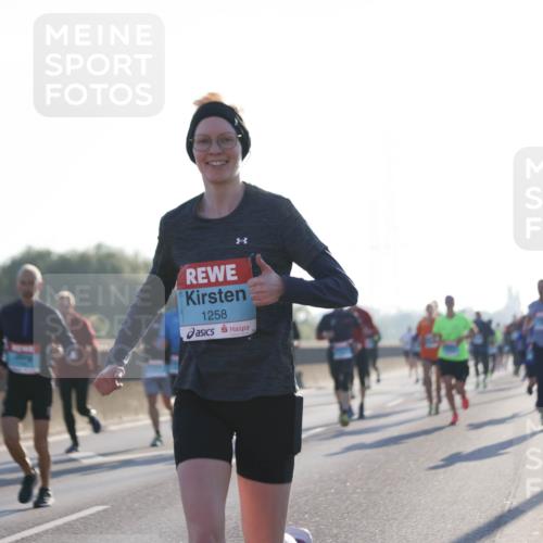 03.10.2025 - Köhlbrandbrückenlauf Jannik Wohlers http://msf.ph/oto/9058845 03.10.2025 09:14:10 Position 3 1258 meine-sportfotos.de