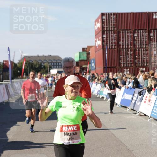 03.10.2025 - Köhlbrandbrückenlauf Jannik Wohlers http://msf.ph/oto/9058860 03.10.2025 13:12:06 Ziel 4176, 4305, 4369, 4468, 4470, 4474, 5856, 5910, 5911, 5927, 6121, 6184, 6763, 6796 meine-sportfotos.de