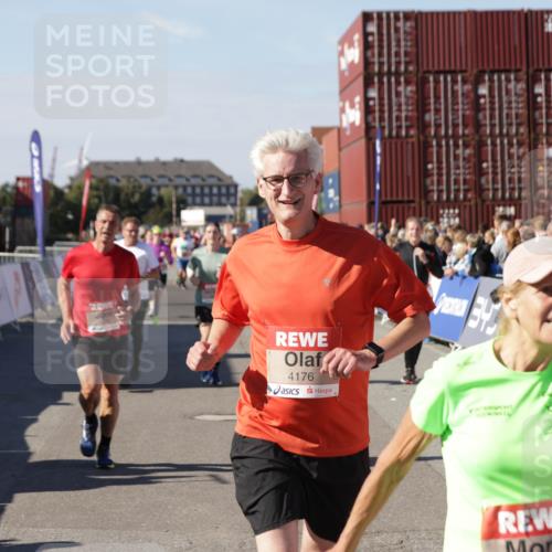 03.10.2025 - Köhlbrandbrückenlauf Jannik Wohlers http://msf.ph/oto/9058870 03.10.2025 13:12:06 Ziel 4176, 4305, 4369, 4468, 4470, 4474, 5856, 5910, 5911, 5927, 6121, 6184, 6763, 6796 meine-sportfotos.de