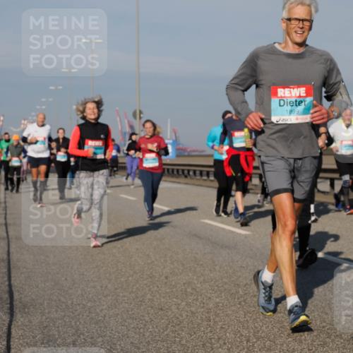 03.10.2025 - Köhlbrandbrückenlauf Fabian Wolf http://msf.ph/oto/9058873 03.10.2025 10:04:35 Position 3 1899 meine-sportfotos.de