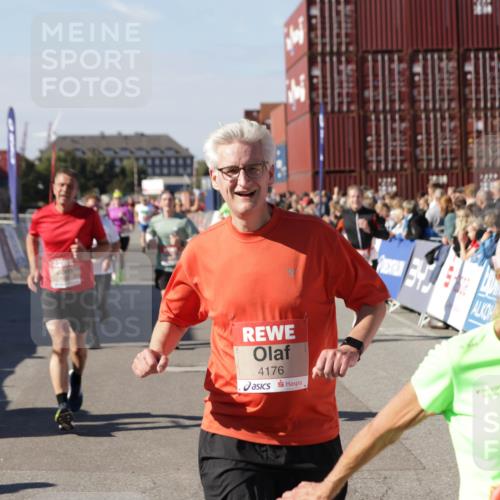 03.10.2025 - Köhlbrandbrückenlauf Jannik Wohlers http://msf.ph/oto/9058885 03.10.2025 13:12:07 Ziel 4176, 4305, 4369, 4468, 4470, 4474, 5644, 5856, 5910, 5911, 5927, 6098, 6121, 6184, 6185, 6796 meine-sportfotos.de