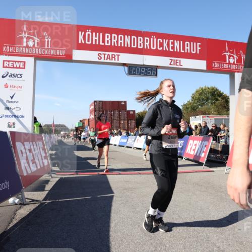 03.10.2025 - Köhlbrandbrückenlauf Lena Gebhardt http://msf.ph/oto/9058886 03.10.2025 13:09:56 Ziel 4260, 4625, 4718, 4787, 4837, 4929, 5520, 5763, 5941, 6083, 6308, 6659, 6750 meine-sportfotos.de