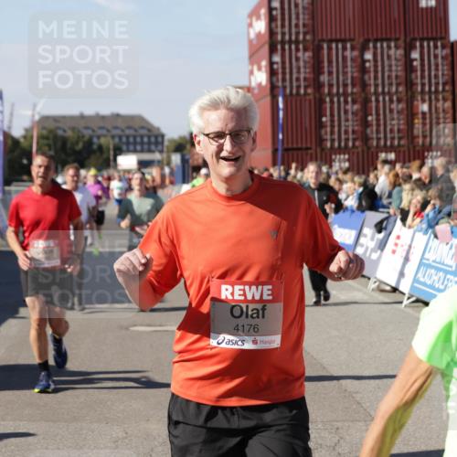 03.10.2025 - Köhlbrandbrückenlauf Jannik Wohlers http://msf.ph/oto/9058895 03.10.2025 13:12:07 Ziel 4176, 4305, 4369, 4468, 4470, 4474, 5644, 5856, 5910, 5911, 5927, 6098, 6121, 6184, 6185, 6796 meine-sportfotos.de
