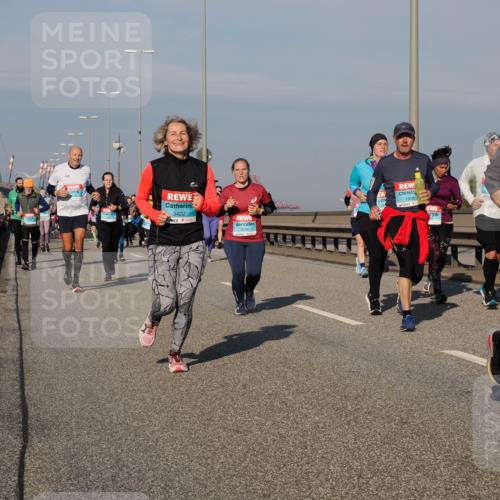 03.10.2025 - Köhlbrandbrückenlauf Fabian Wolf http://msf.ph/oto/9058896 03.10.2025 10:04:36 Position 3 3422, 2308, 1976 meine-sportfotos.de